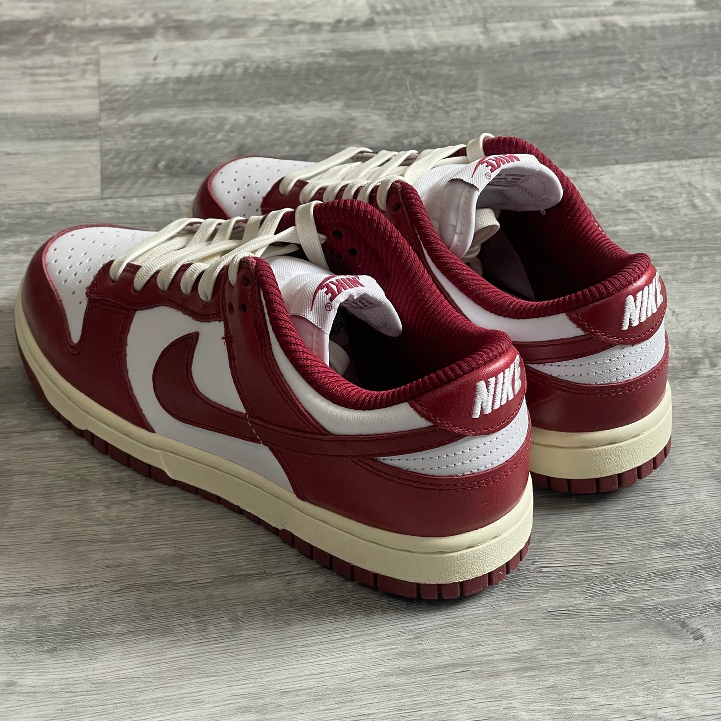 Nike Dunk Low W “Team Red Vintage”