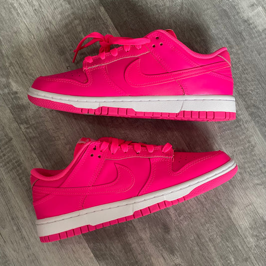 Nike Dunk Low Women "Hyper Pink"